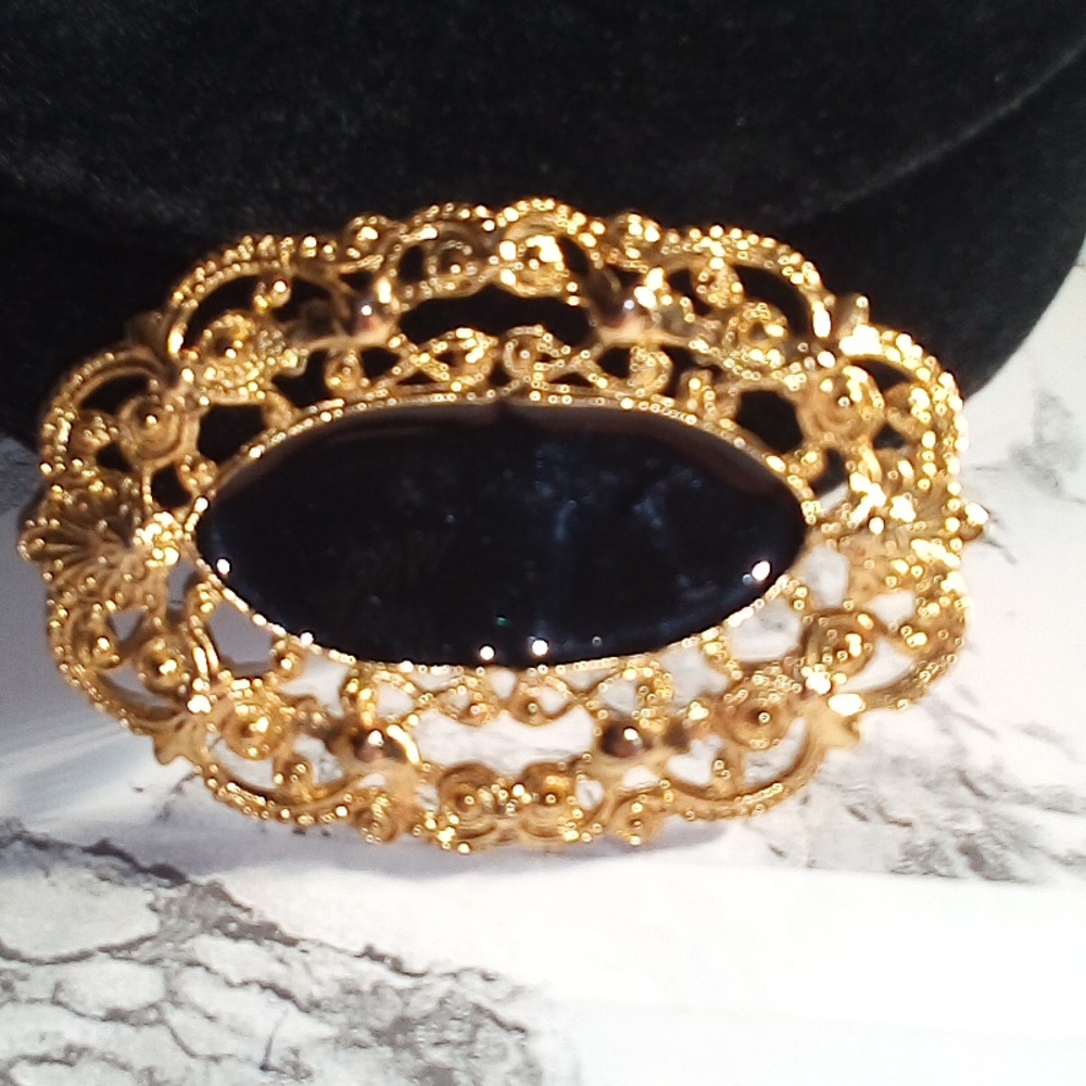*SALE* Gold Tone and Black Enamel Brooch/Pin